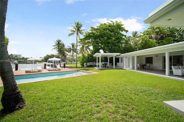 861 Harbor Dr, Key Biscayne, FL 33149