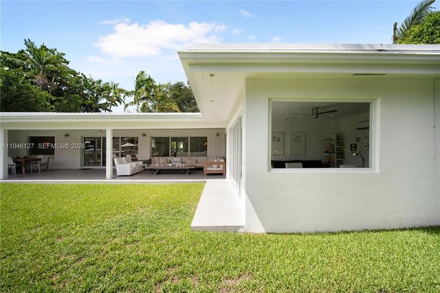 861 Harbor Dr, Key Biscayne, FL 33149