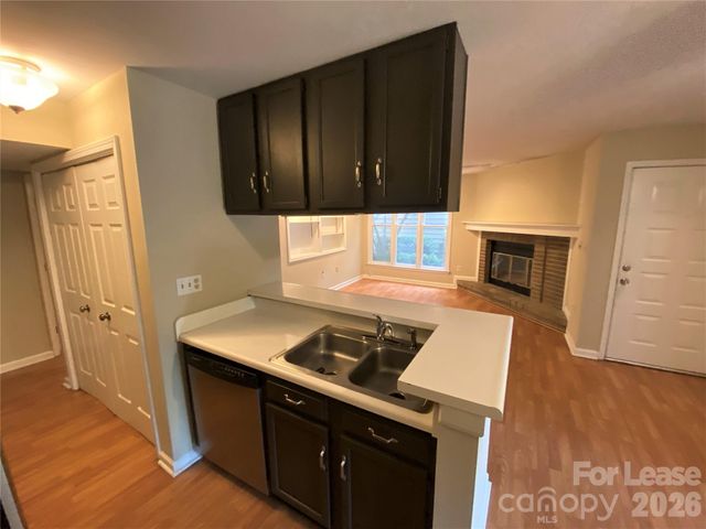 415 W 8th Street E, Charlotte, NC 28202