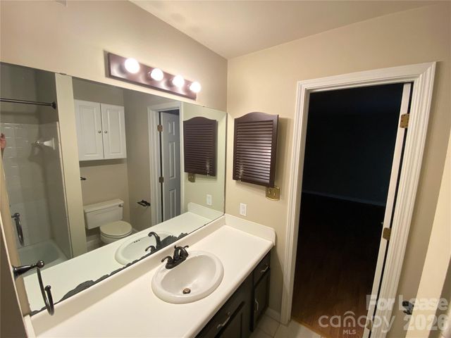 415 W 8th Street E, Charlotte, NC 28202
