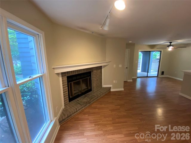 415 W 8th Street E, Charlotte, NC 28202
