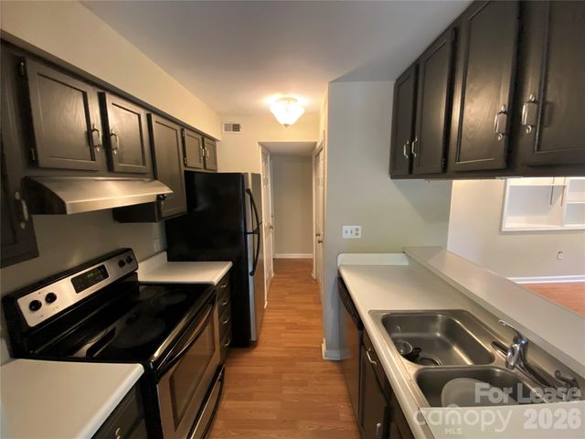 415 W 8th Street E, Charlotte, NC 28202