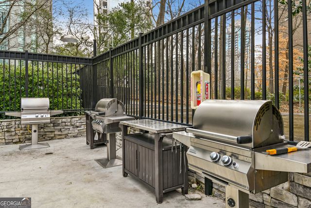 2870 Pharr Court S NW, Atlanta, GA 30305