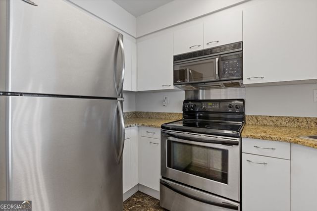 2870 Pharr Court S NW, Atlanta, GA 30305