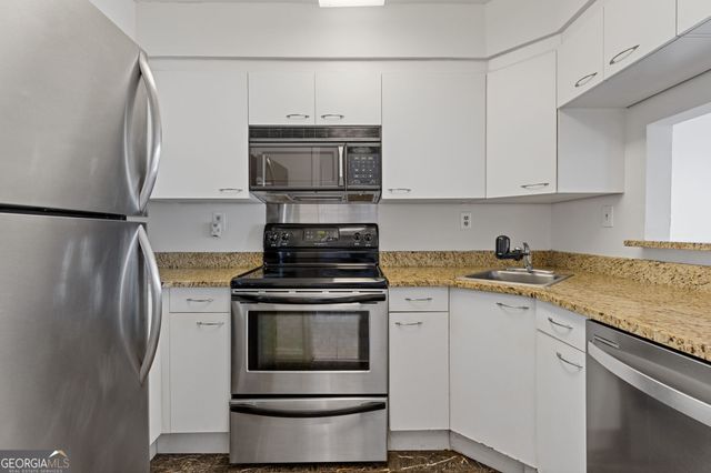 2870 Pharr Court S NW, Atlanta, GA 30305