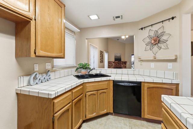 7831 Clark Fork Ln, Citrus Heights, CA 95610