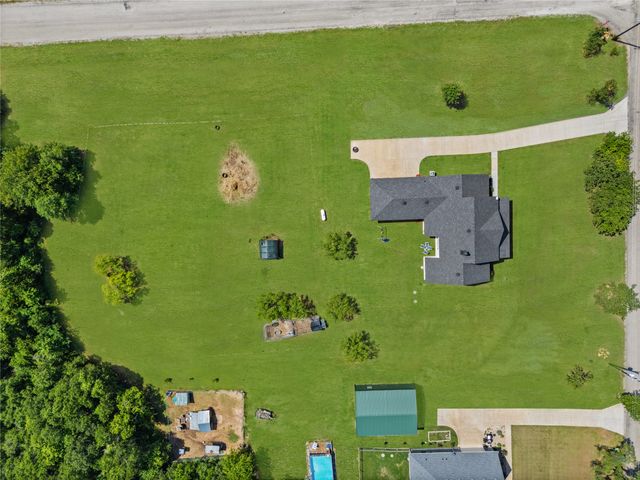 400 Adell Circle, Weatherford, TX 76088