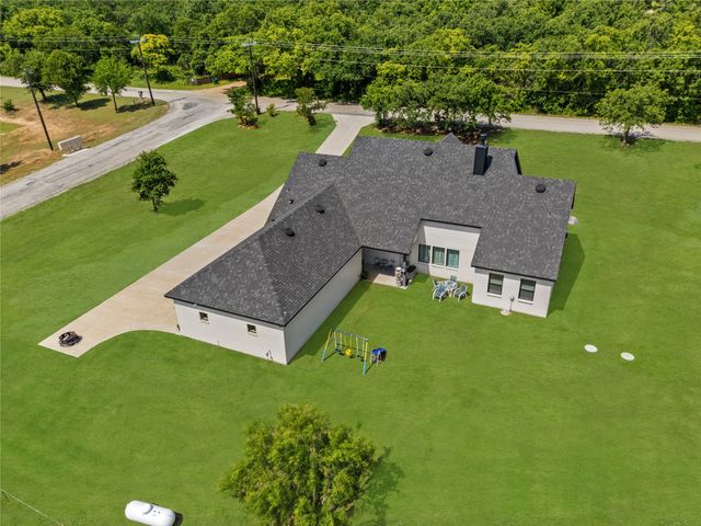 400 Adell Circle, Weatherford, TX 76088