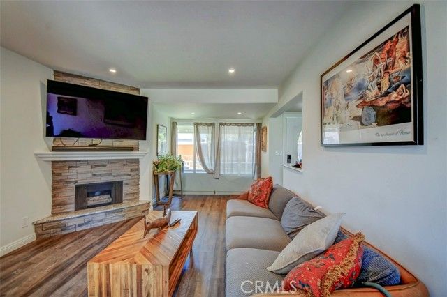 138 Walnut Street, Costa Mesa, CA 92627