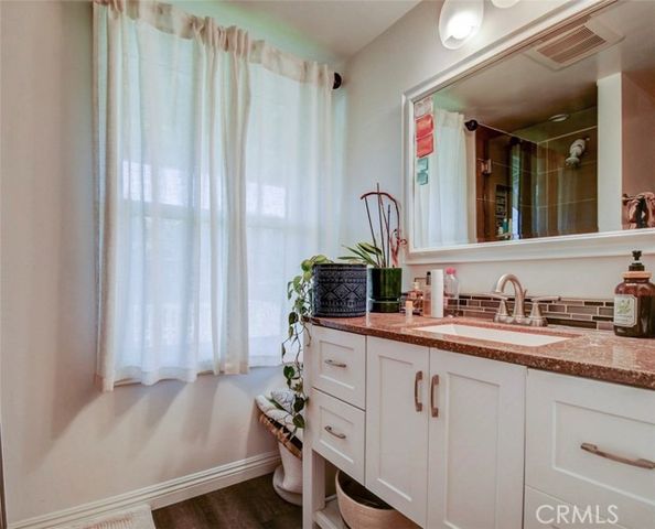 138 Walnut Street, Costa Mesa, CA 92627