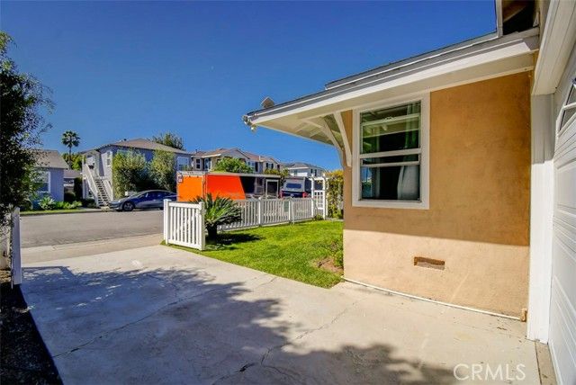 138 Walnut Street, Costa Mesa, CA 92627