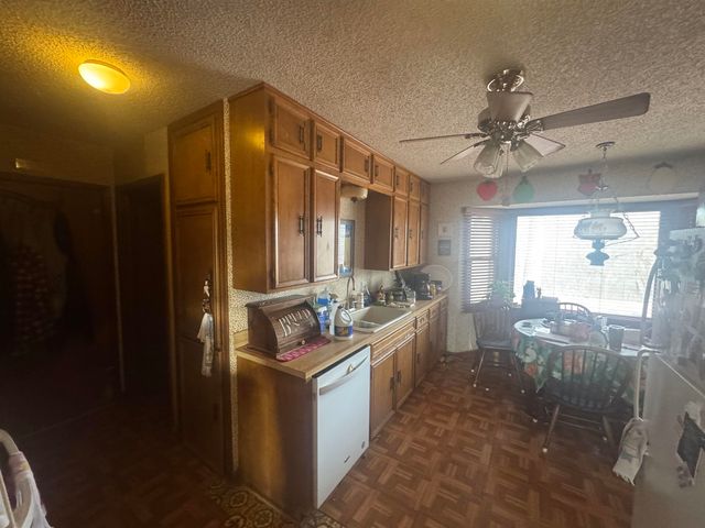 9810 S Ridge Rd, Sedgwick, KS 67135