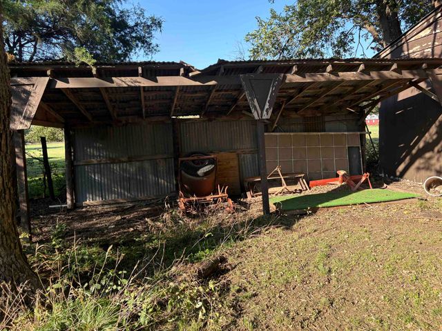9810 S Ridge Rd, Sedgwick, KS 67135