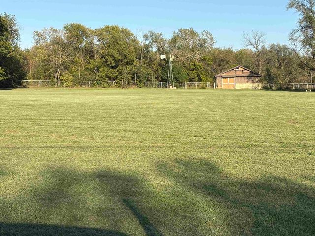 9810 S Ridge Rd, Sedgwick, KS 67135