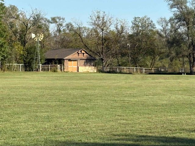 9810 S Ridge Rd, Sedgwick, KS 67135