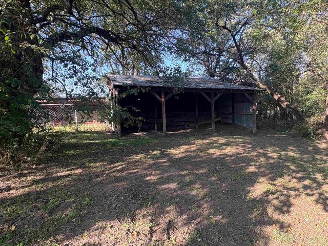 9810 S Ridge Rd, Sedgwick, KS 67135