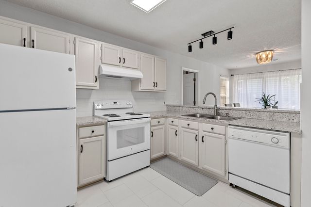 7920 Riverbirch Lane, North Charleston, SC 29418