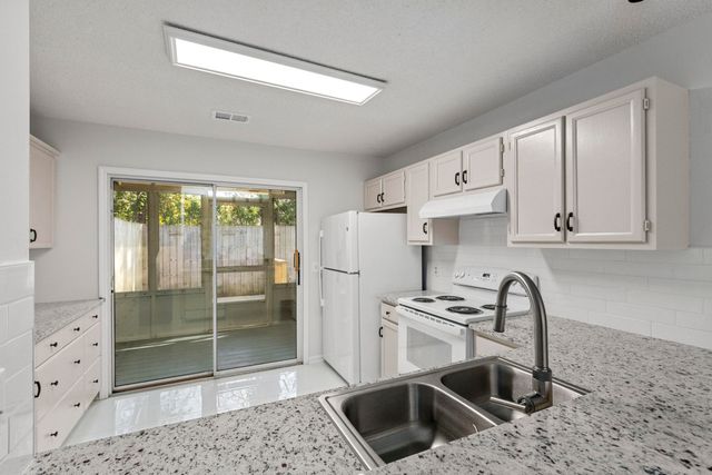 7920 Riverbirch Lane, North Charleston, SC 29418