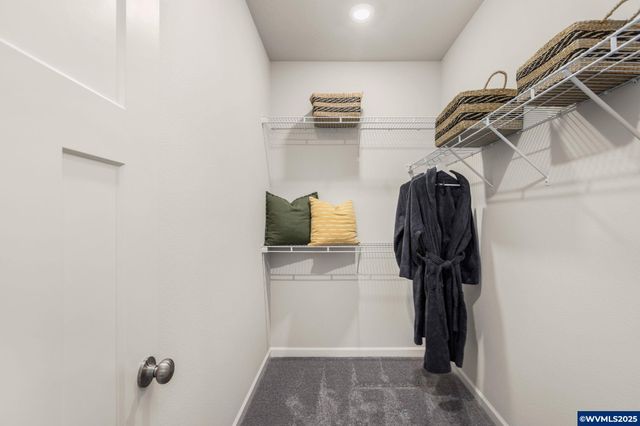 1552 Logan Pkw SE, Albany, OR 97322