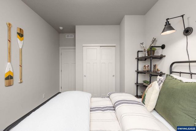 1552 Logan Pkw SE, Albany, OR 97322