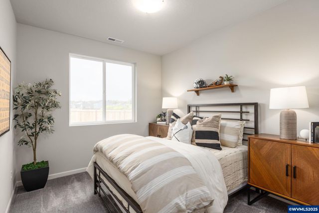 1552 Logan Pkw SE, Albany, OR 97322