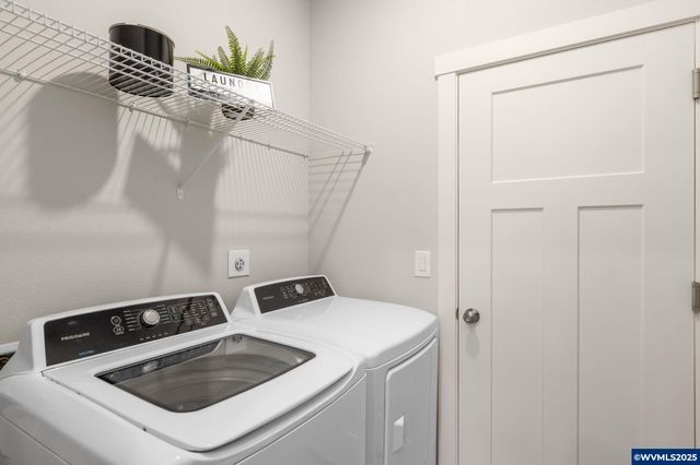 1552 Logan Pkw SE, Albany, OR 97322