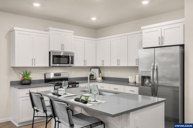 1552 Logan Pkw SE, Albany, OR 97322