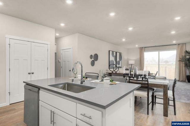 1552 Logan Pkw SE, Albany, OR 97322