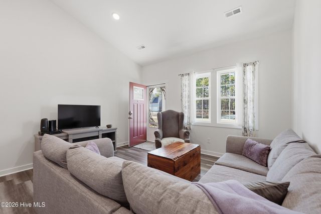 570 Mission Road, Southport, NC 28461