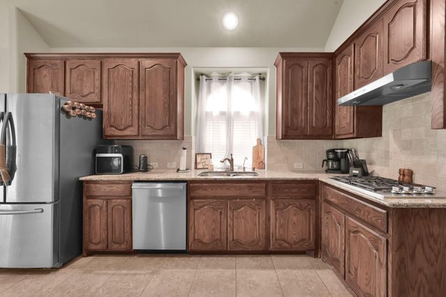 20840 Hixon Creek Drive, Porter, TX 77365