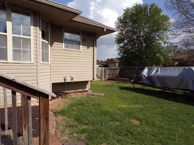 3209 N Laurel Avenue, Springfield, MO 65803