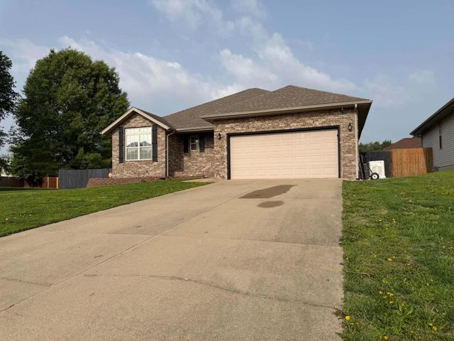 3209 N Laurel Avenue, Springfield, MO 65803