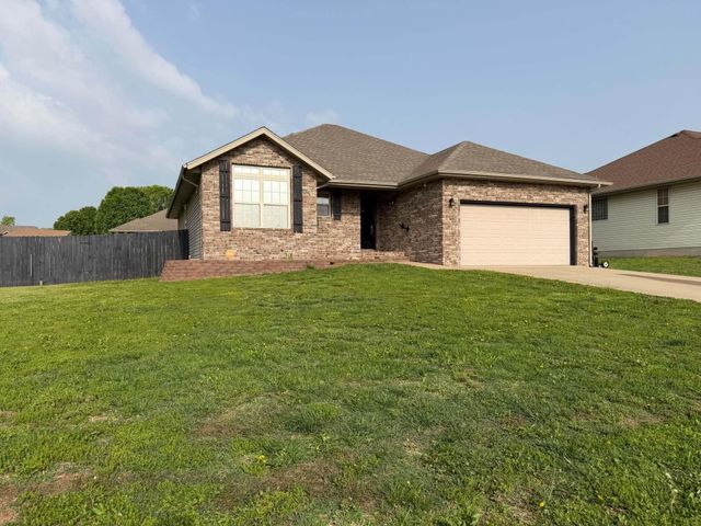 3209 N Laurel Avenue, Springfield, MO 65803