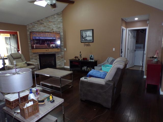 3209 N Laurel Avenue, Springfield, MO 65803