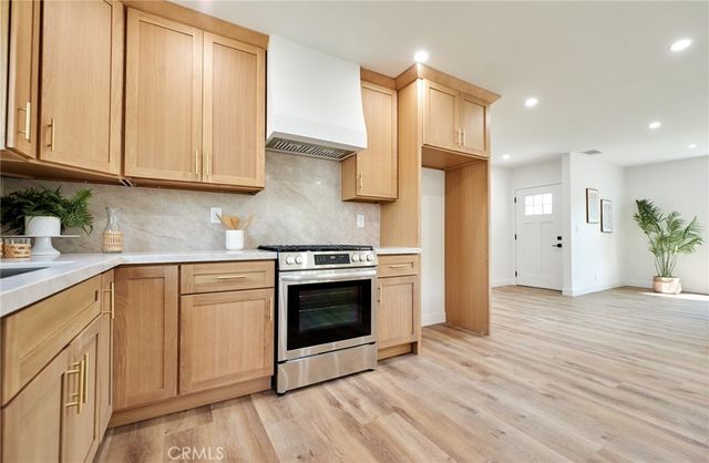 1822 Greenwood, Santa Ana, CA 92705