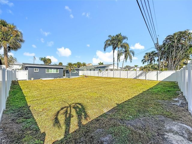 2074 BAYOU GRANDE BOULEVARD NE, St Petersburg, FL 33703