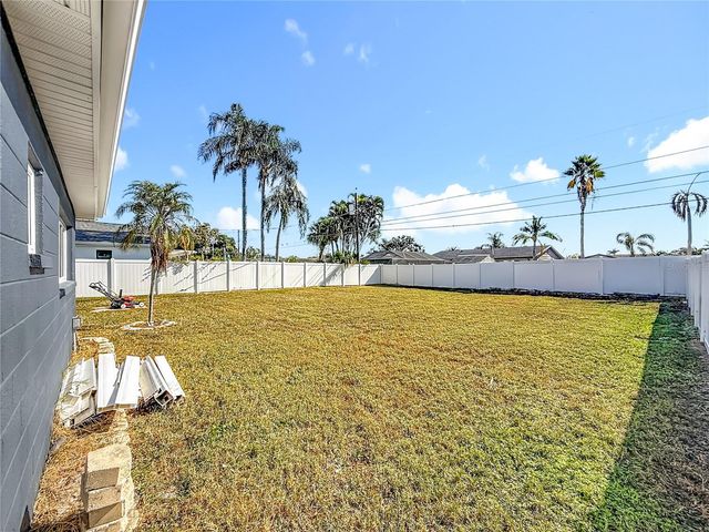 2074 BAYOU GRANDE BOULEVARD NE, St Petersburg, FL 33703