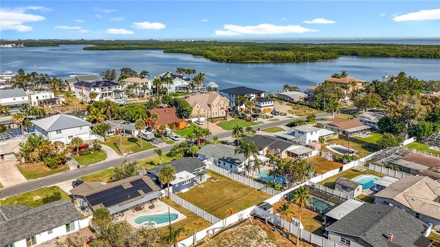 2074 BAYOU GRANDE BOULEVARD NE, St Petersburg, FL 33703