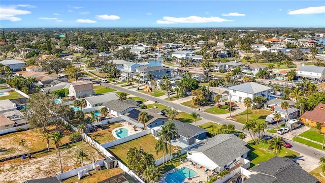 2074 BAYOU GRANDE BOULEVARD NE, St Petersburg, FL 33703