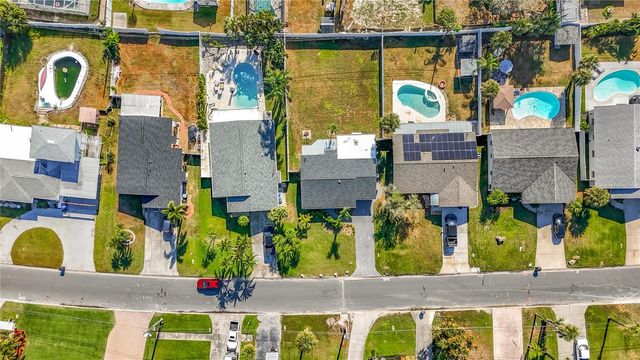 2074 BAYOU GRANDE BOULEVARD NE, St Petersburg, FL 33703