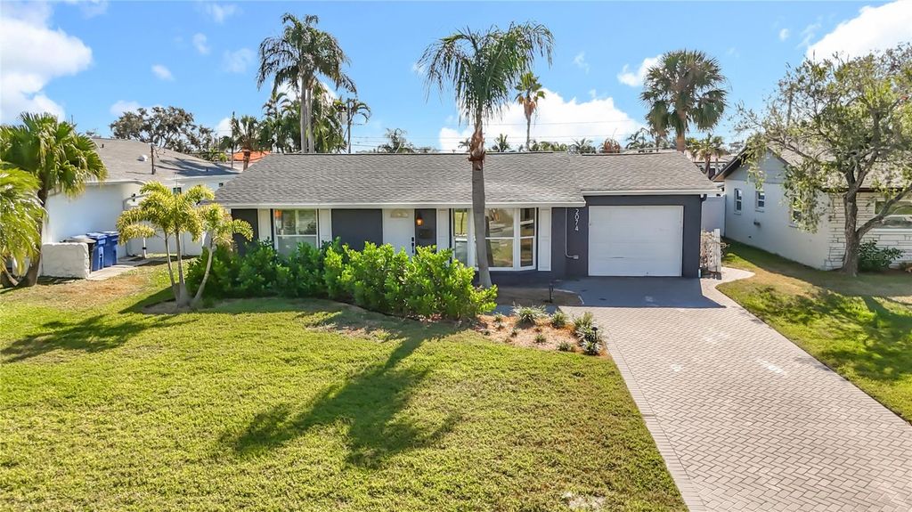 2074 BAYOU GRANDE BOULEVARD NE, St Petersburg, FL 33703