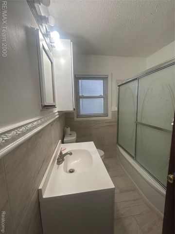 6352 Evergreen Avenue, Detroit, MI 48228