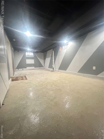 6352 Evergreen Avenue, Detroit, MI 48228