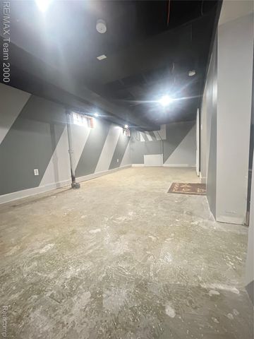 6352 Evergreen Avenue, Detroit, MI 48228