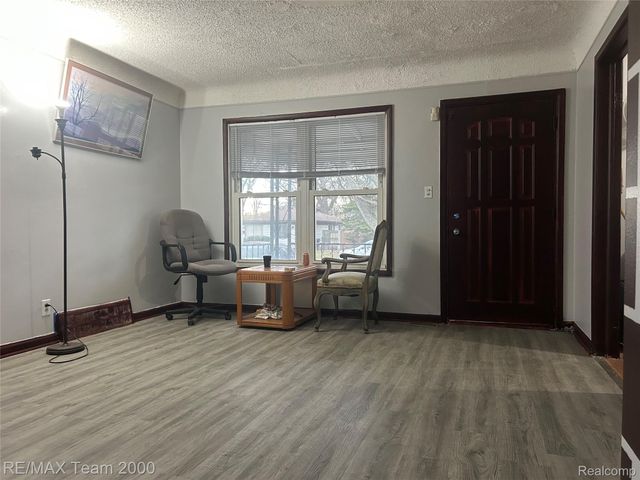 6352 Evergreen Avenue, Detroit, MI 48228