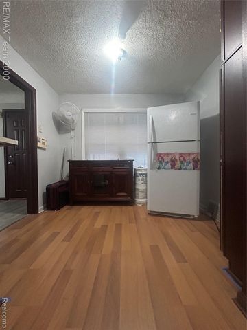 6352 Evergreen Avenue, Detroit, MI 48228