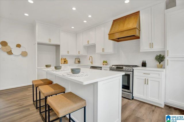 2108 ARROWLEAF DRIVE, Hoover, AL 35244