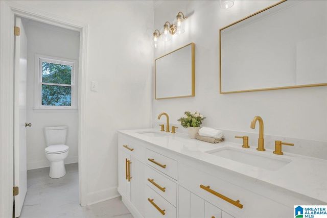 2108 ARROWLEAF DRIVE, Hoover, AL 35244