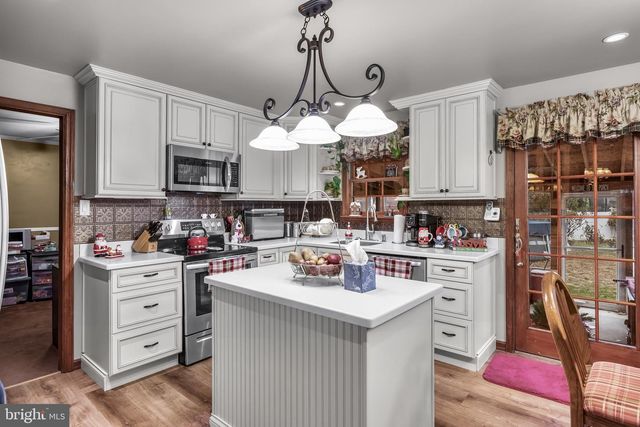 124 COOPERS KILL RD, Delran, NJ 08075