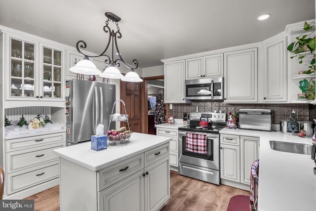 124 COOPERS KILL RD, Delran, NJ 08075